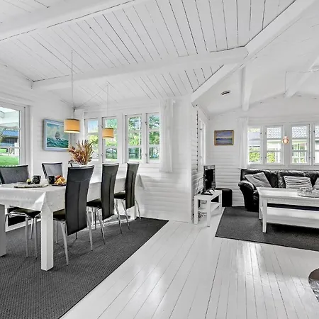 Stunning In With 3 Bedrooms And Wifi 하데르슬레우