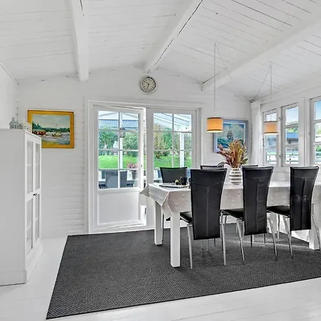 Stunning In With 3 Bedrooms And Wifi *