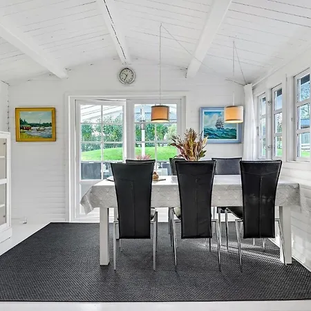 펜션 Stunning In With 3 Bedrooms And Wifi